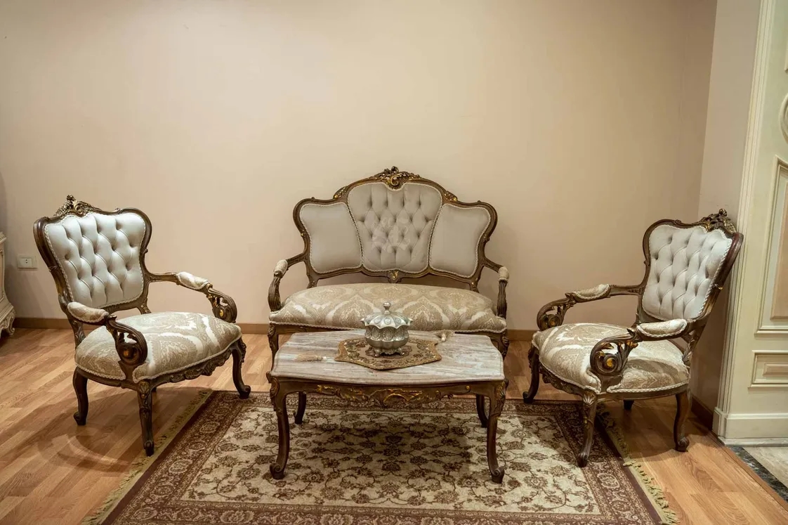 Antique Classic Salon
