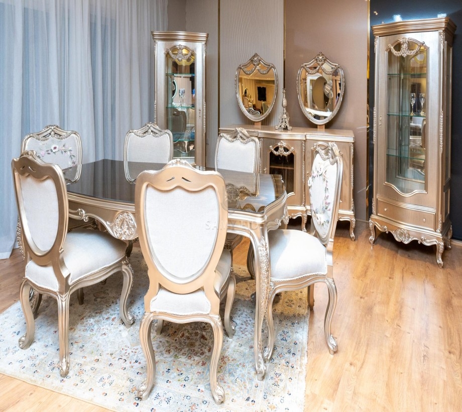 Classic Dining Room