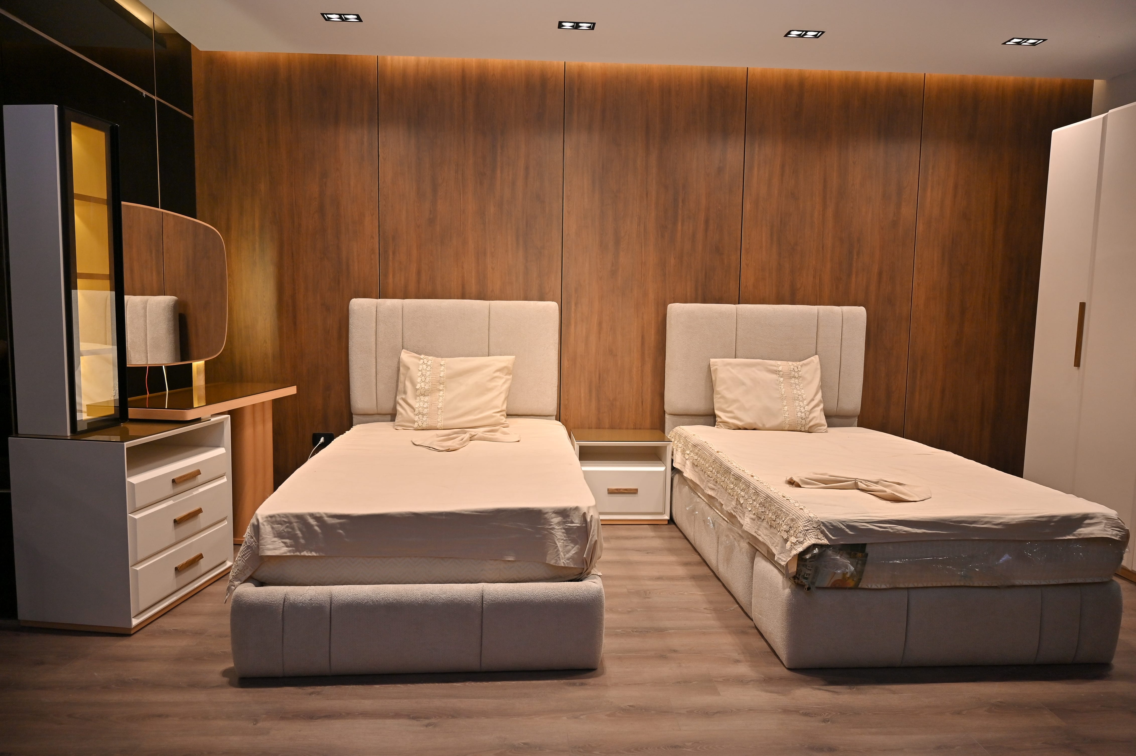 Modern Youth & Kids Bedroom